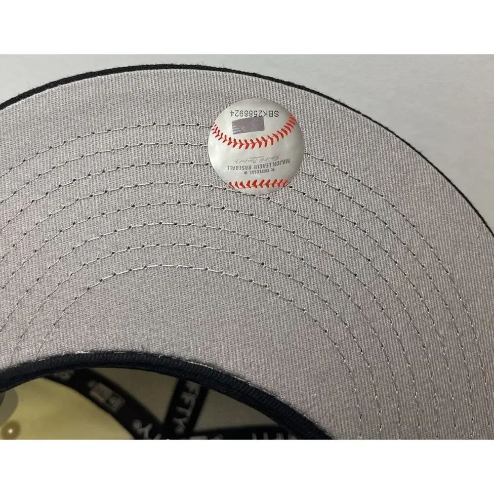 New Era 59FIFTY Los Angeles Dodgers Sugar Skull Fitted Hat Size 7 Off-White/Blac
